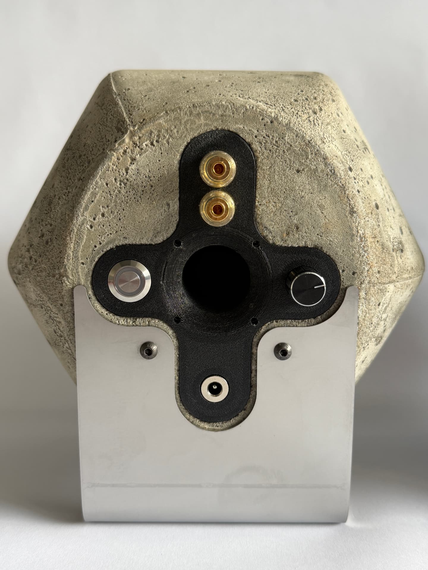 SUONO Ono Active, rear with connections